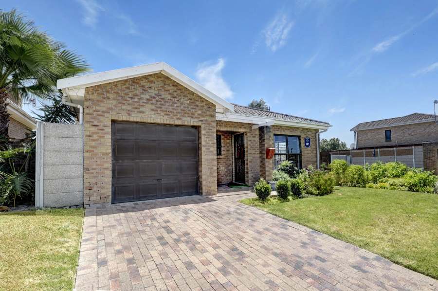 To Let 3 Bedroom Property for Rent in Langeberg Ridge Western Cape